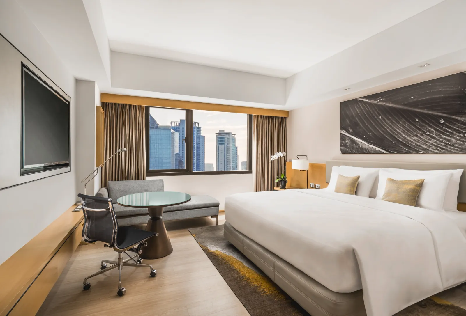 Standard Room with Lounge Access, looking out over the BGC skyline