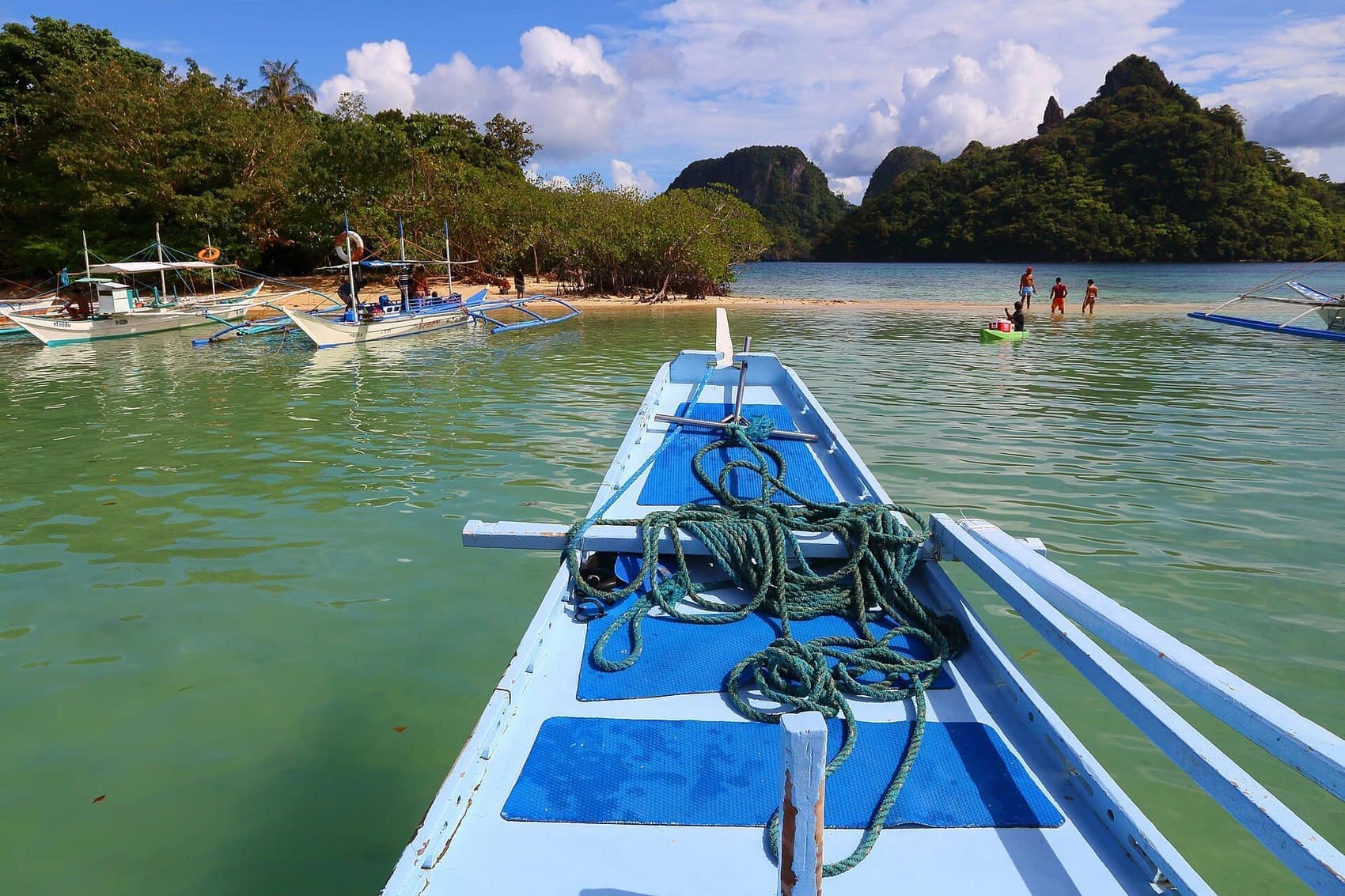 A Tour B group out on the Snake Island sandbar, the walk that defines the whole route